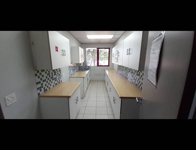 587M² OFFICE TO LET IN EDENBURG